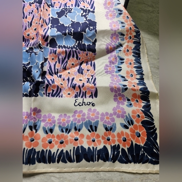 Vintage Echo Scarf - Picture 2 of 5